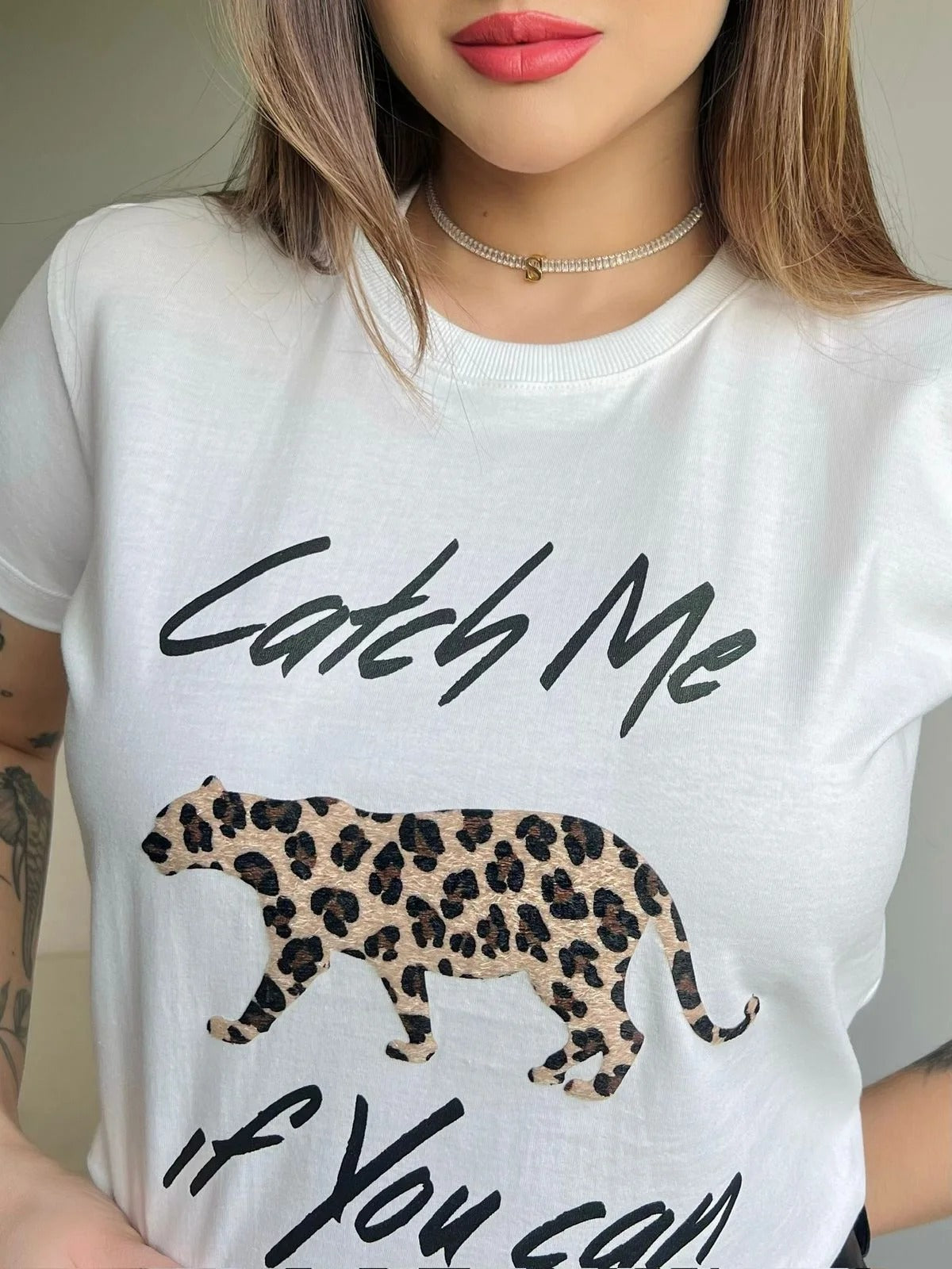 T-SHIRT CATCH ME C/APLICAÇÃO - OFF WHITE