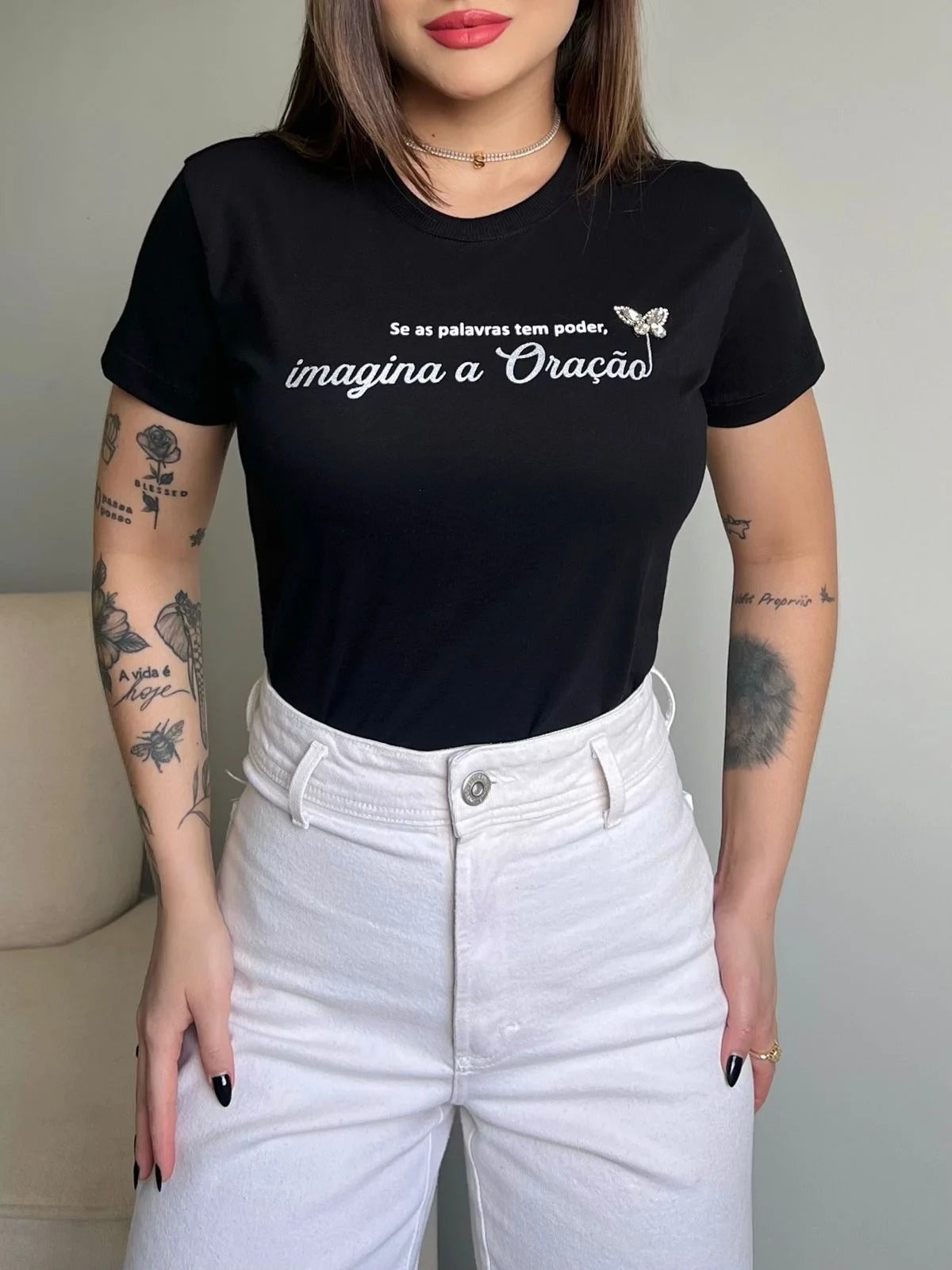 T-SHIRT SE AS PALAVRAS TEM PODER C/APLICAÇÃO - PRETO