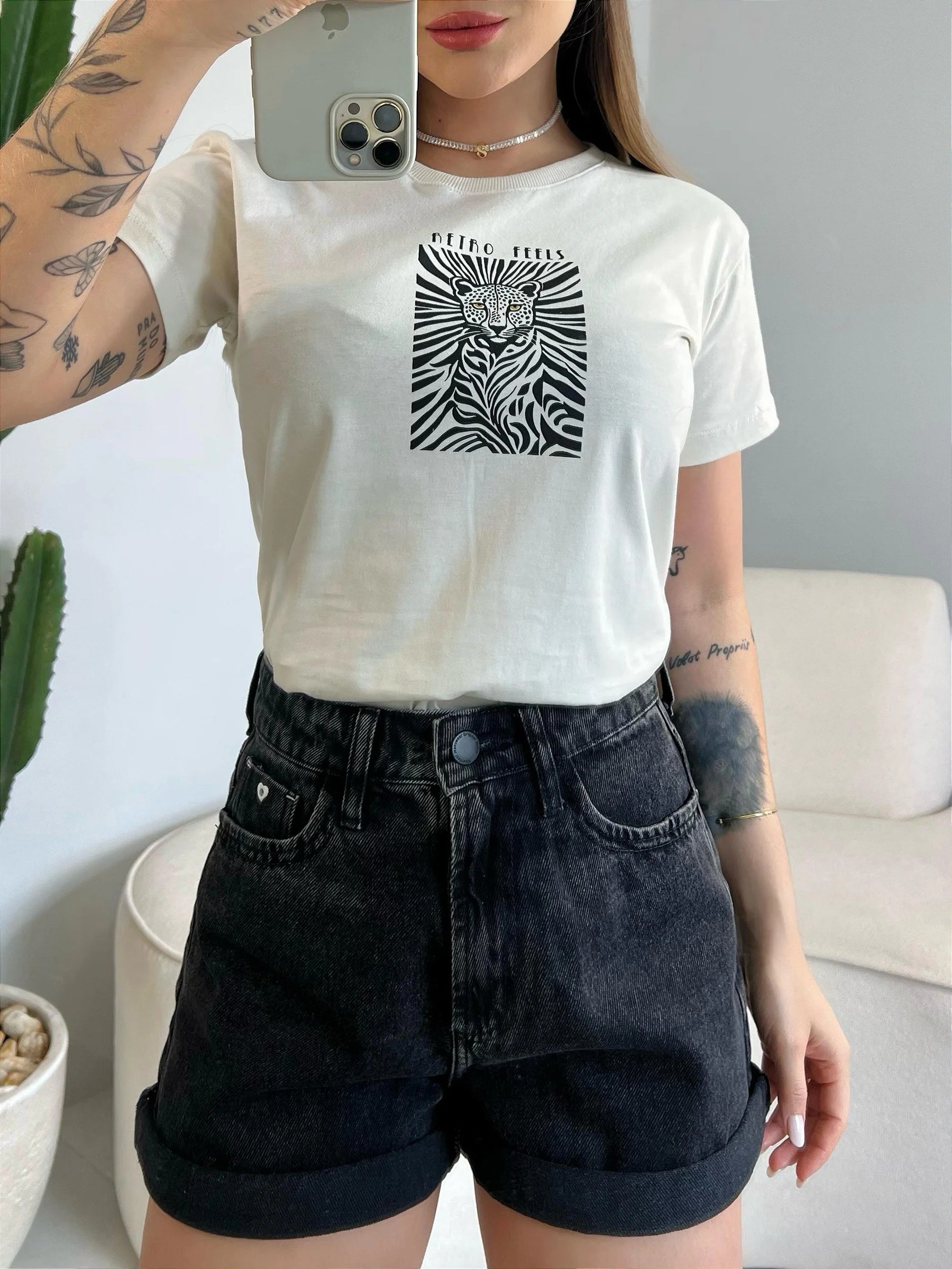 T-SHIRT ONÇA RETRO FEELS - BEGE NATURAL
