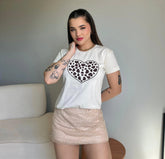 T-SHIRT MINI CORAÇÕES - BEGE NATURAL