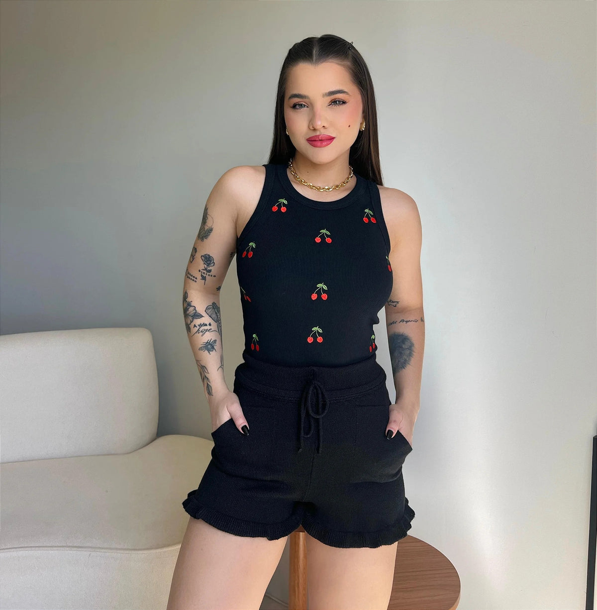 REGATA (BORDADA) MINI CEREJINHAS - PRETO