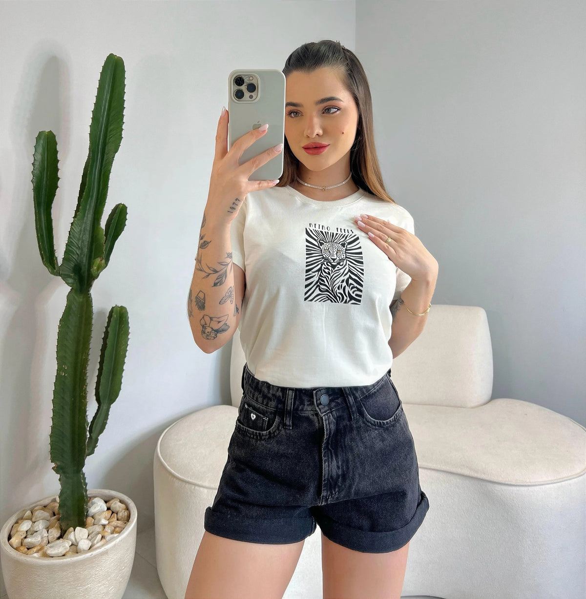 T-SHIRT ONÇA RETRO FEELS - BEGE NATURAL