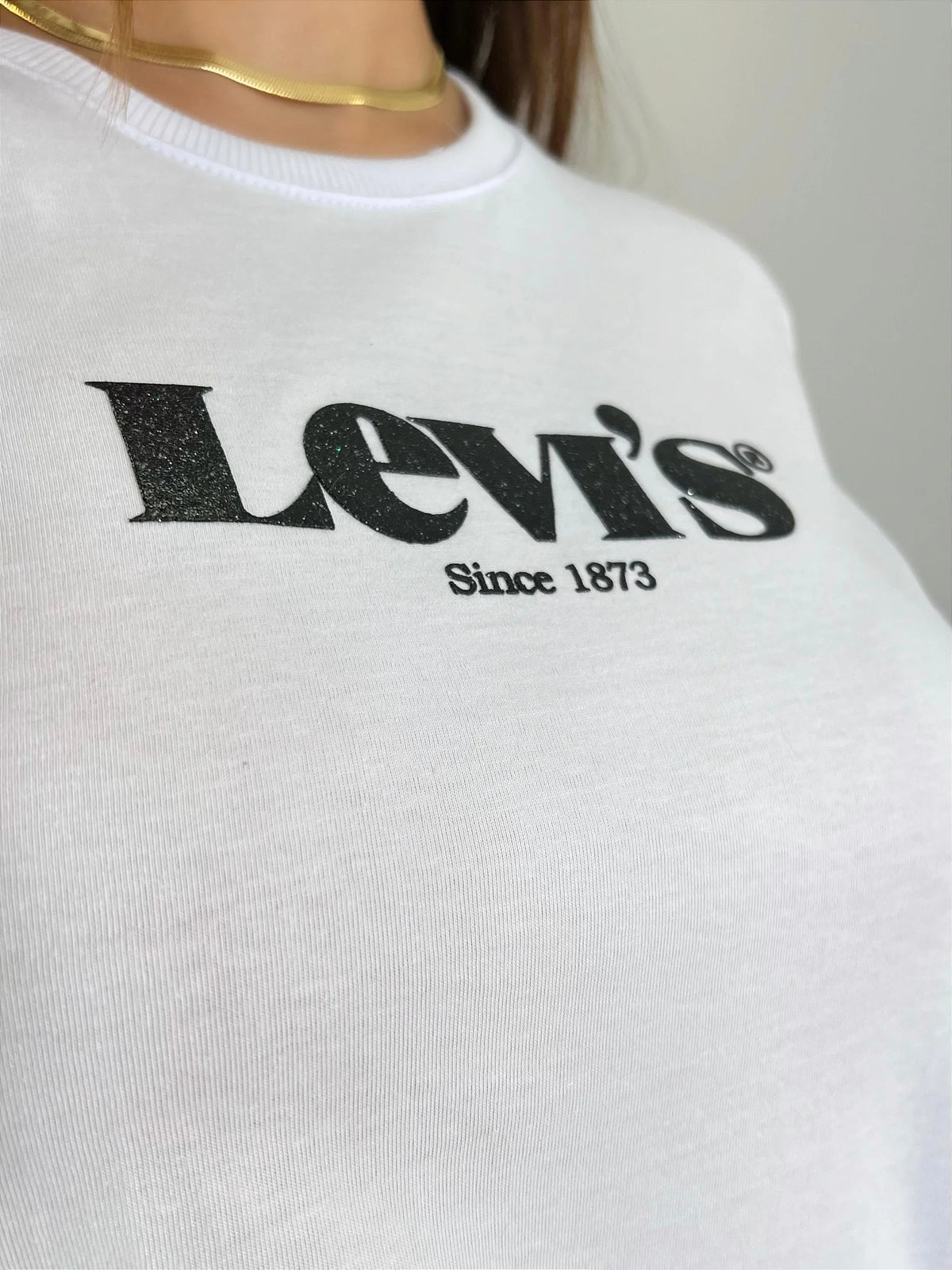 T-SHIRT LEVIS (PRETO) - BRANCO