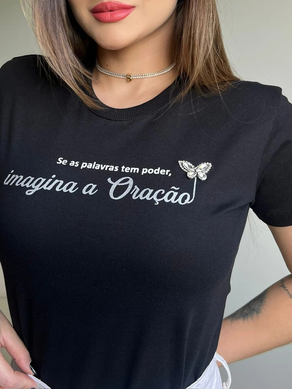 T-SHIRT SE AS PALAVRAS TEM PODER C/APLICAÇÃO - PRETO