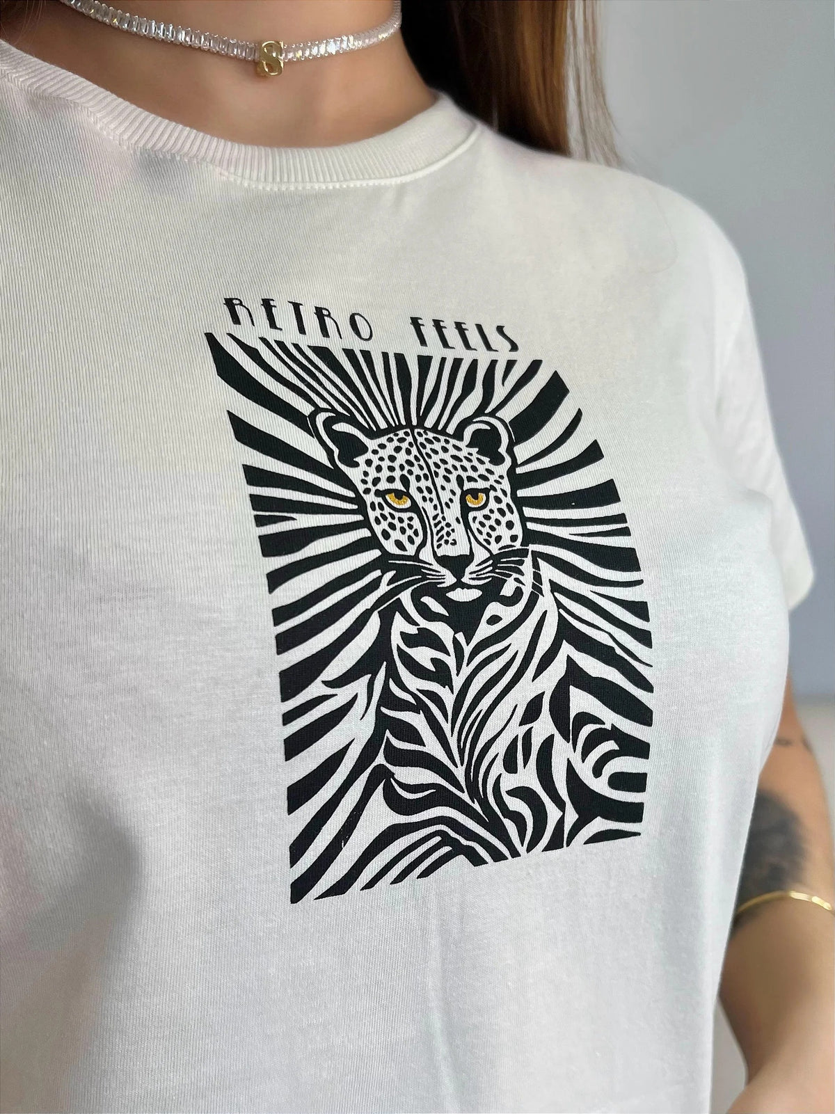 T-SHIRT ONÇA RETRO FEELS - BEGE NATURAL